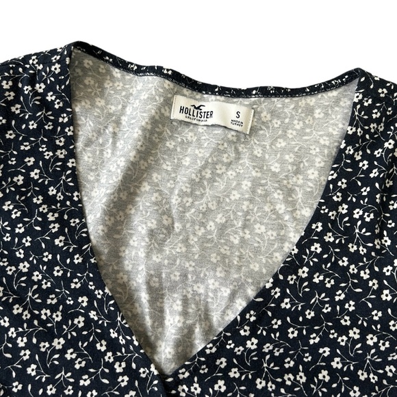 Hollister Navy Blue Flowers Wrap Dress Size Small - Picture 7 of 15